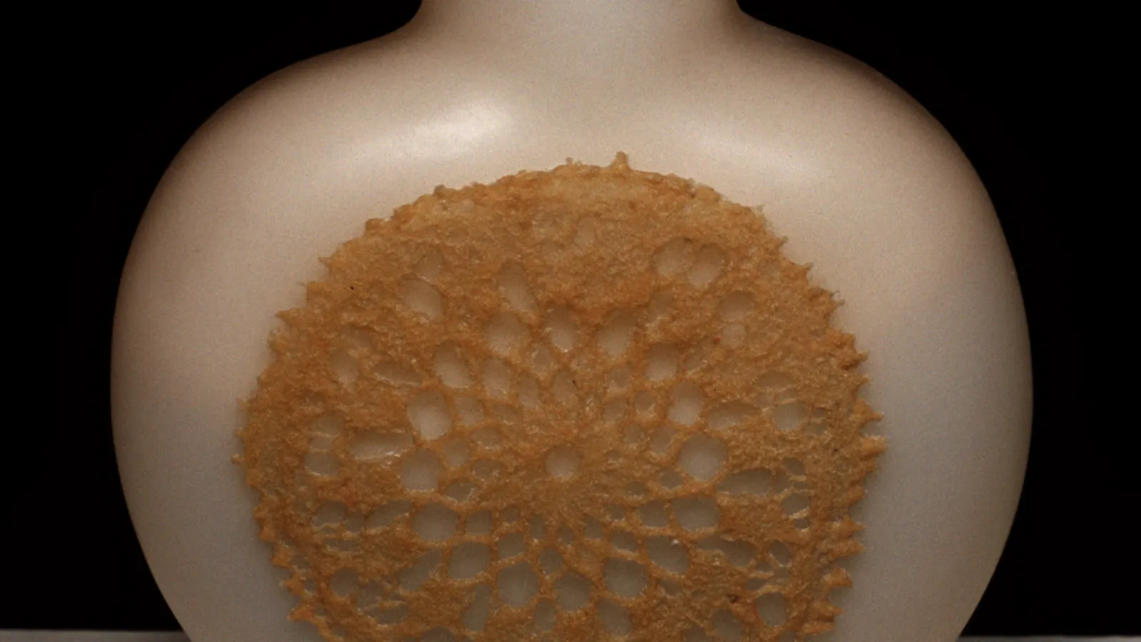 Elizabeth Perkins, Ida, Hot Pate de Verre, pick-up on blown glass