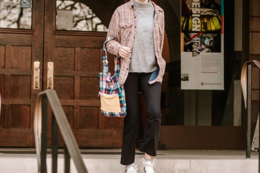 Model carrying Tee Tote.